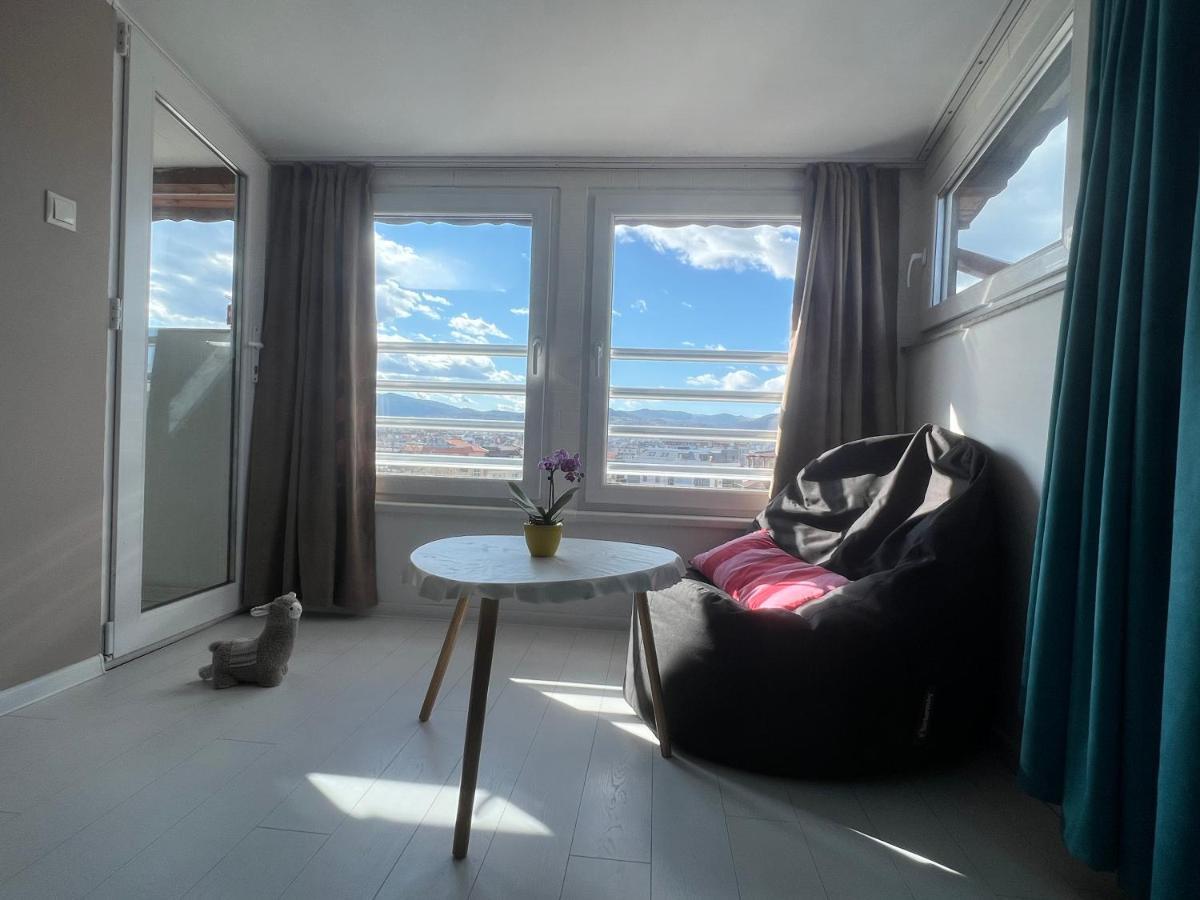 Town Place Apartment Kŭrdzhali Buitenkant foto