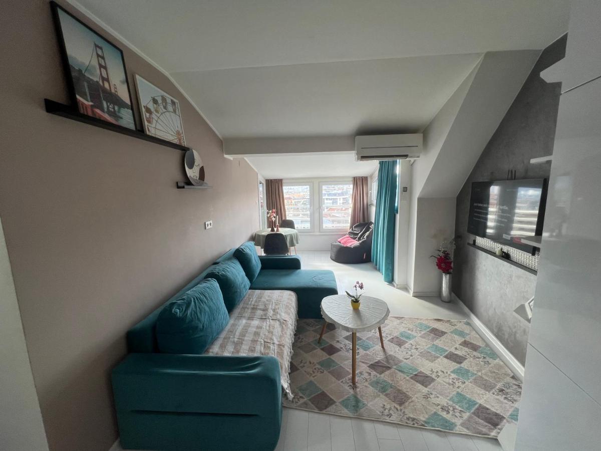Town Place Apartment Kŭrdzhali Buitenkant foto